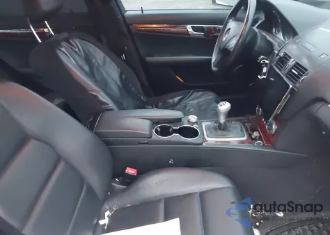 2009 Mercedes-Benz C 300 Sport 4Matic из США, поврежденный, VIN WDDGF81X99R052409